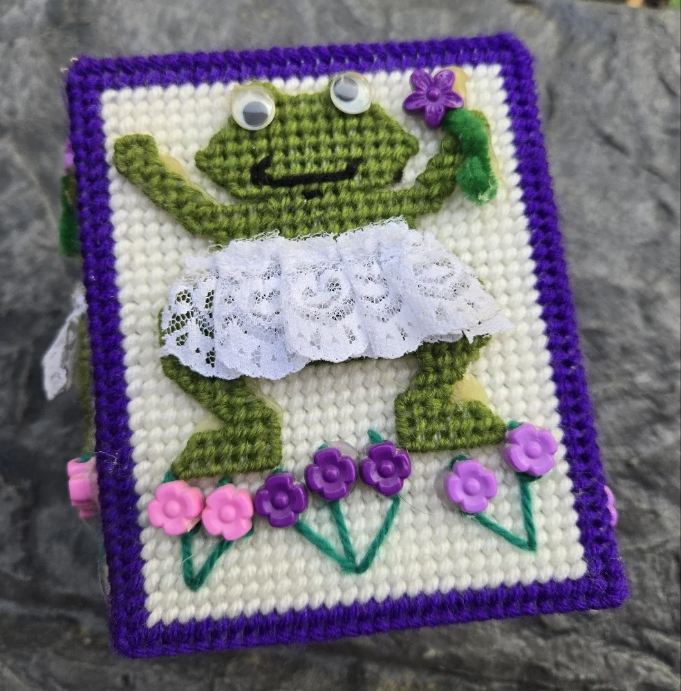 Handcrafted Frog Design Needlepoint Tissue Box Cover